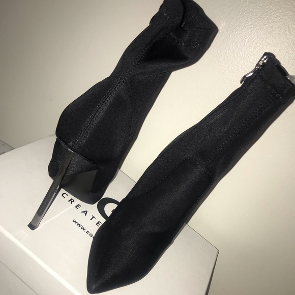 Skinny heel pointed toe sock boots - Picture 3 of 6